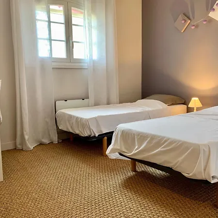 Hébergement de vacances Maison Dans Résidence Avec Piscine Et Tennis *