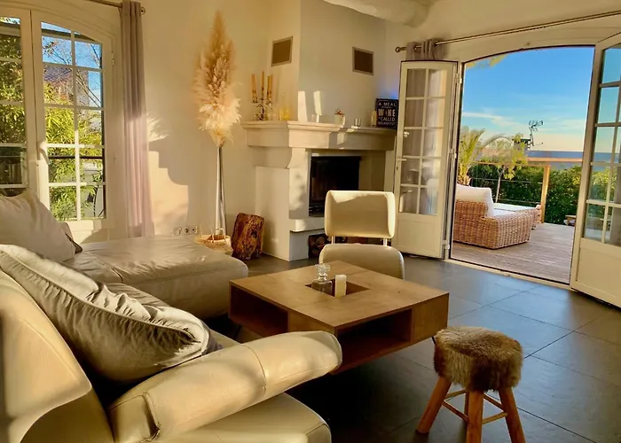 Maison Dans Avec Piscine Et Tennis Αντίμπ