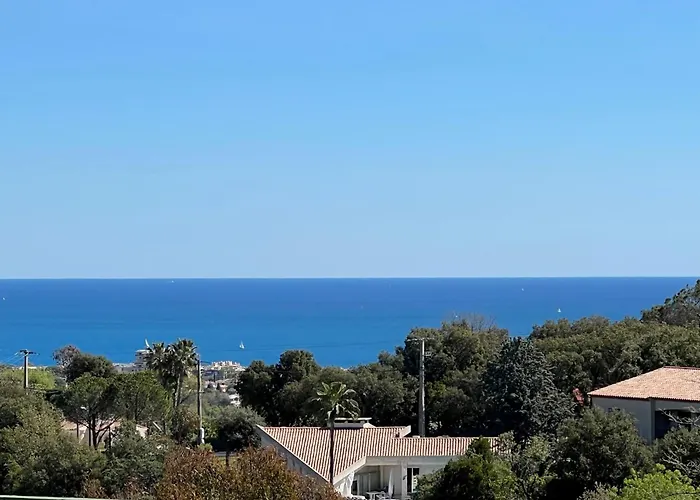 Maison Dans Avec Piscine Et Tennis Ferienhaus *